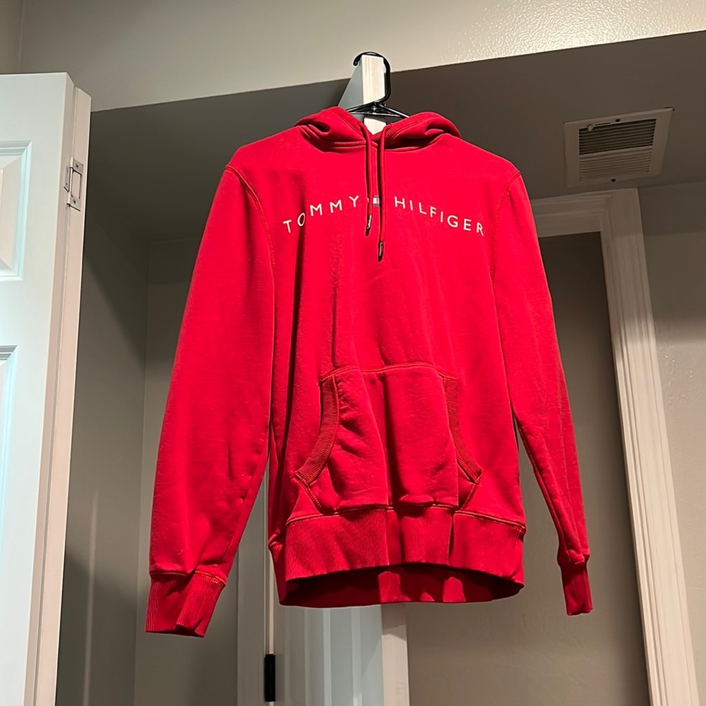 tommy sweatshirt